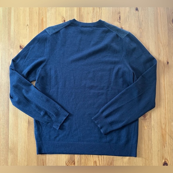 Wool/Silk Blend Banana Republic Men’s V-Neck Sweater – Navy Patterned | Size S - Picture 7 of 8